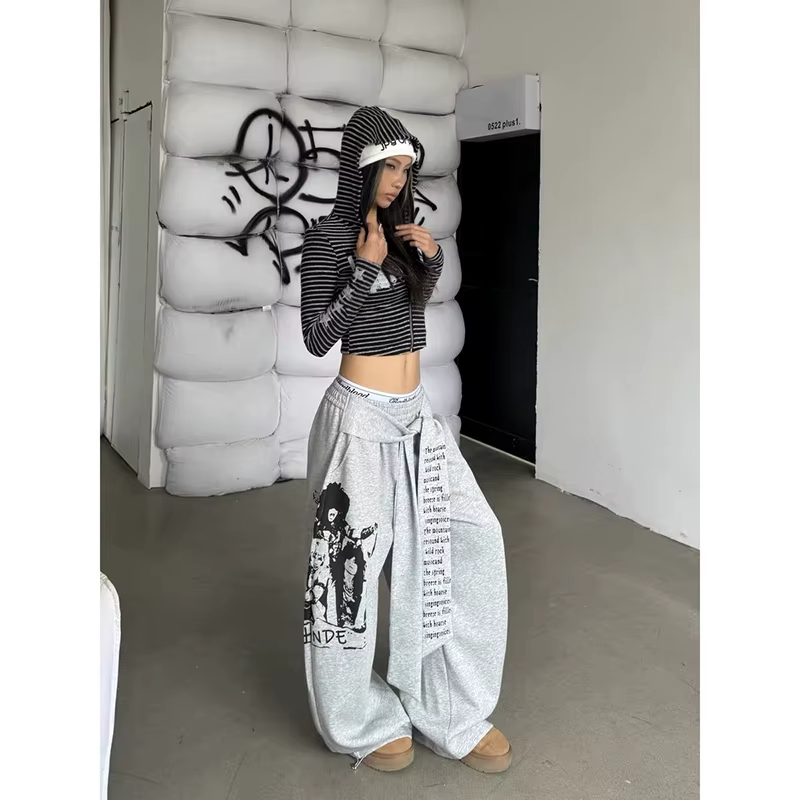 Hande Graphic Sweatpants