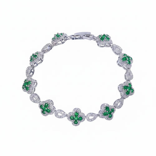 Bracciale verde sfondo bianco