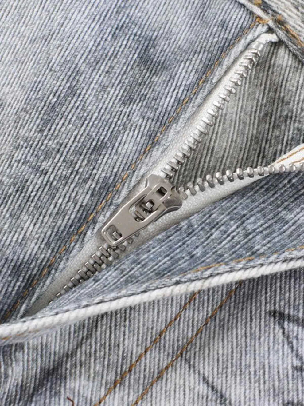 Graffiti Print Balloon Denim — Ice Grey