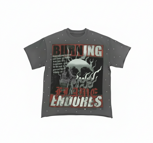 T-shirt senza etichetta sfondo bianco